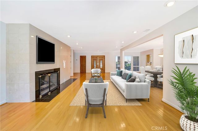 22548 Waterbury, Woodland Hills, CA 91364