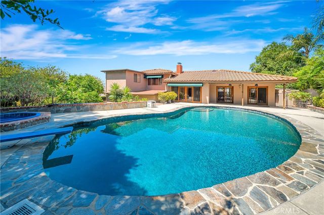 22548 Waterbury, Woodland Hills, CA 91364
