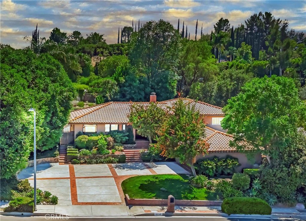 22548 Waterbury, Woodland Hills, CA 91364