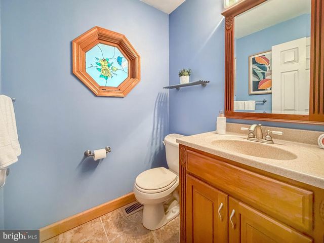 336 FOX HOLLOW DR, Feasterville Trevose, PA 19053
