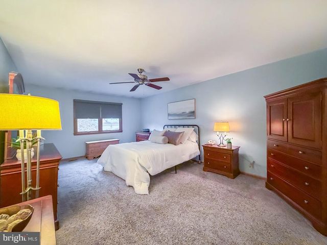 336 FOX HOLLOW DR, Feasterville Trevose, PA 19053