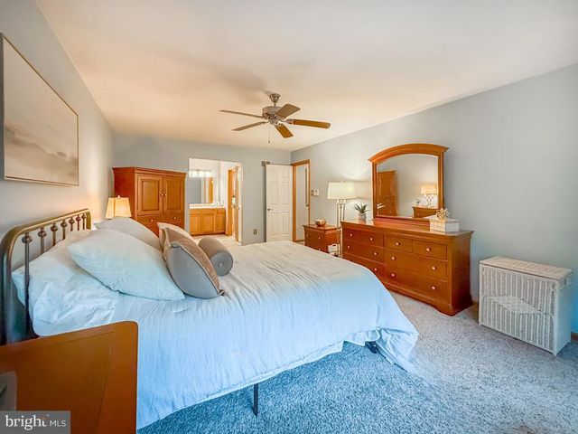 336 FOX HOLLOW DR, Feasterville Trevose, PA 19053
