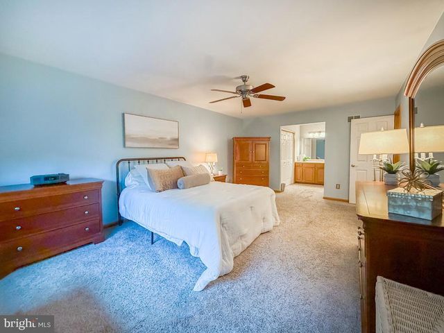 336 FOX HOLLOW DR, Feasterville Trevose, PA 19053