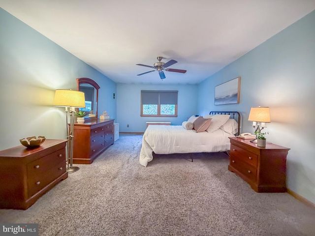 336 FOX HOLLOW DR, Feasterville Trevose, PA 19053