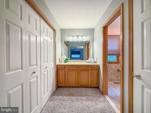 336 FOX HOLLOW DR, Feasterville Trevose, PA 19053