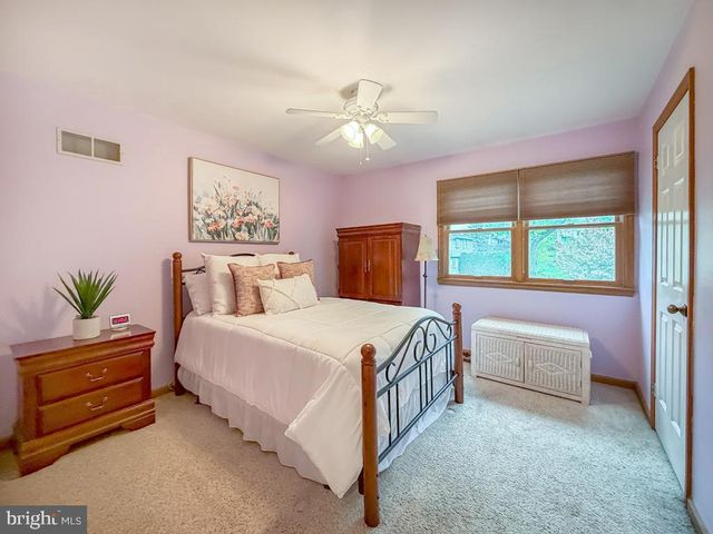 336 FOX HOLLOW DR, Feasterville Trevose, PA 19053