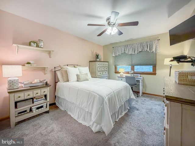 336 FOX HOLLOW DR, Feasterville Trevose, PA 19053