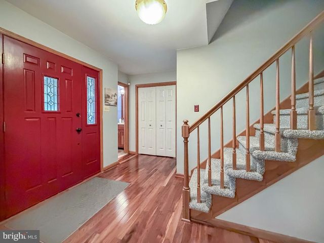 336 FOX HOLLOW DR, Feasterville Trevose, PA 19053