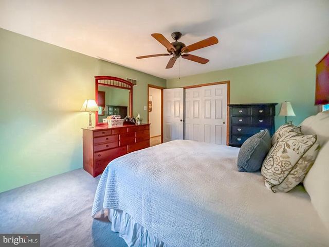 336 FOX HOLLOW DR, Feasterville Trevose, PA 19053