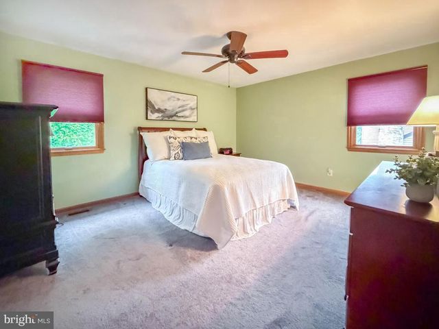 336 FOX HOLLOW DR, Feasterville Trevose, PA 19053