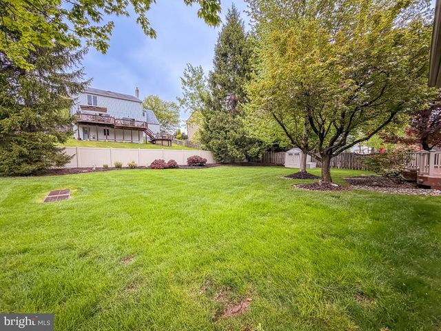 336 FOX HOLLOW DR, Feasterville Trevose, PA 19053