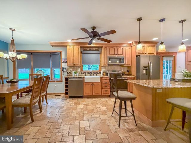 336 FOX HOLLOW DR, Feasterville Trevose, PA 19053