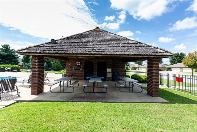 550 Primrose Avenue, Siloam Springs, AR 72761