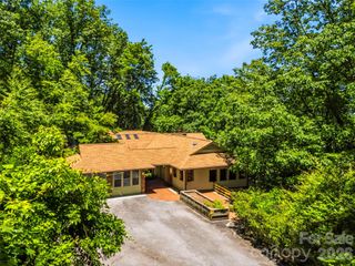 1430 Valmont Drive, Hendersonville, NC 28791