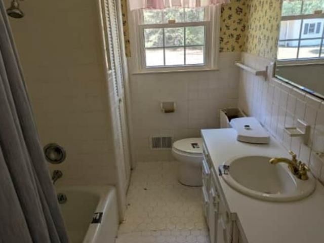 2832 Long Ave., Conway, SC 29526