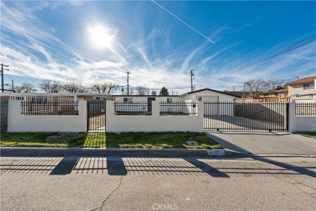 44745 3rd East, Lancaster, CA 93535