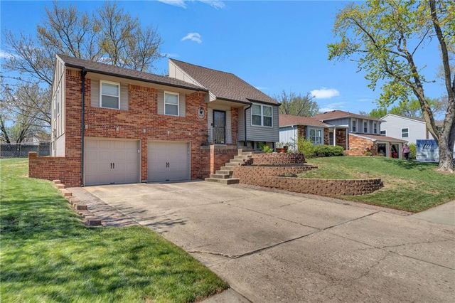 12828 S Sycamore Street, Olathe, KS 66062