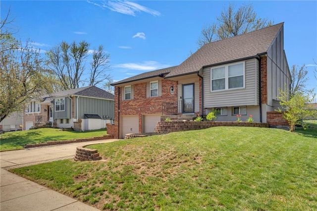 12828 S Sycamore Street, Olathe, KS 66062