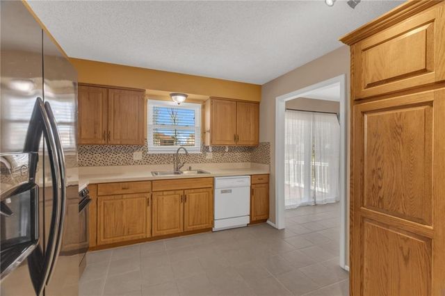 12828 S Sycamore Street, Olathe, KS 66062