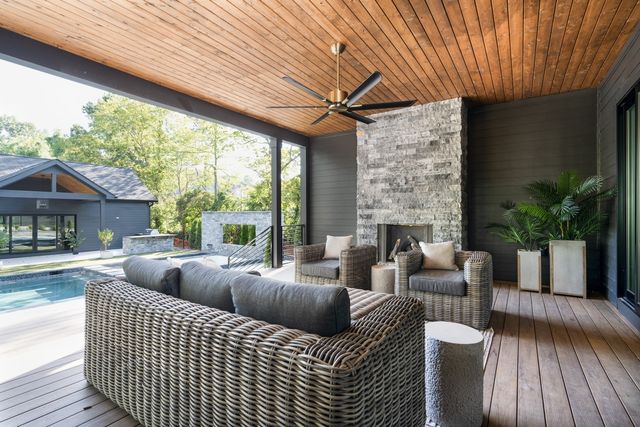 935 Battery Ln, Nashville, TN 37220