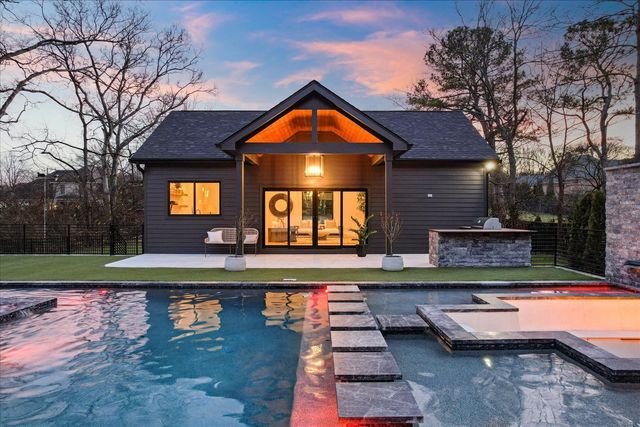 935 Battery Ln, Nashville, TN 37220