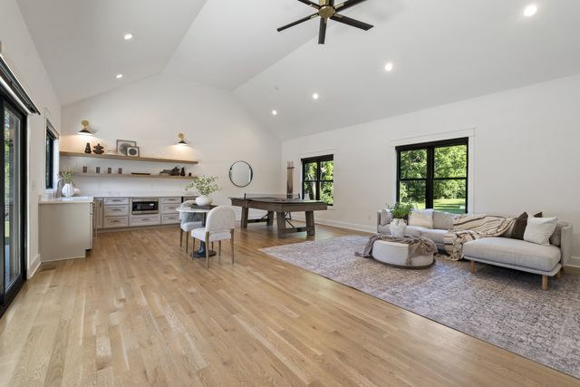 935 Battery Ln, Nashville, TN 37220