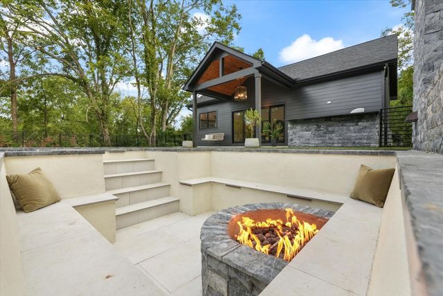 935 Battery Ln, Nashville, TN 37220