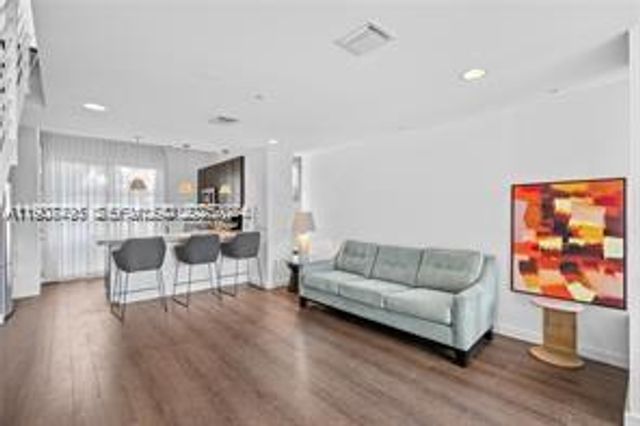 1600 Michigan Avenue 7, Miami Beach, FL 33139