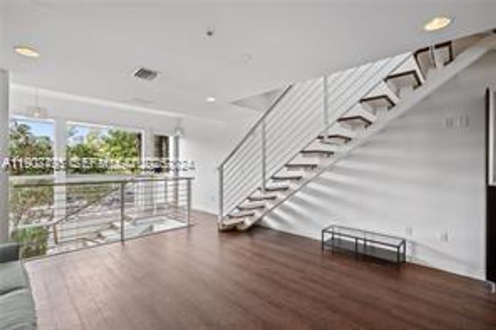1600 Michigan Avenue 7, Miami Beach, FL 33139