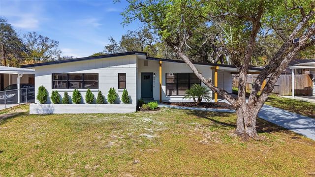 8014 N LYNN AVENUE, Tampa, FL 33604