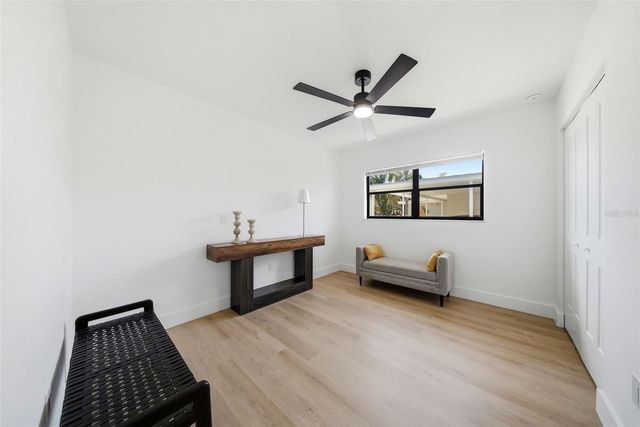 8014 N LYNN AVENUE, Tampa, FL 33604