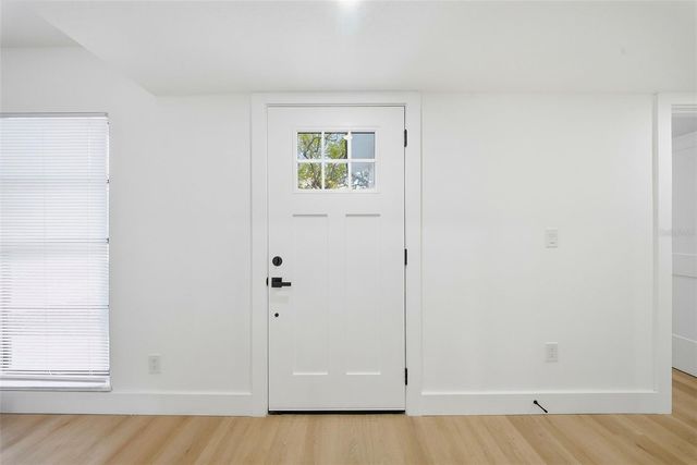 8014 N LYNN AVENUE, Tampa, FL 33604