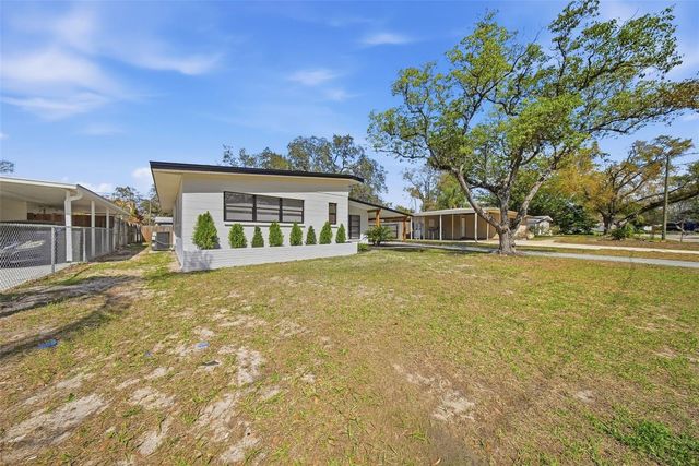 8014 N LYNN AVENUE, Tampa, FL 33604