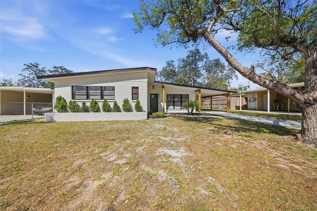 8014 N LYNN AVENUE, Tampa, FL 33604