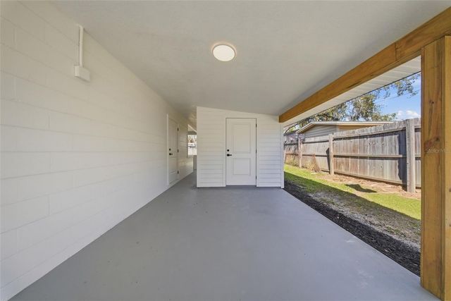 8014 N LYNN AVENUE, Tampa, FL 33604