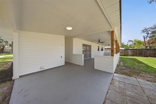 8014 N LYNN AVENUE, Tampa, FL 33604