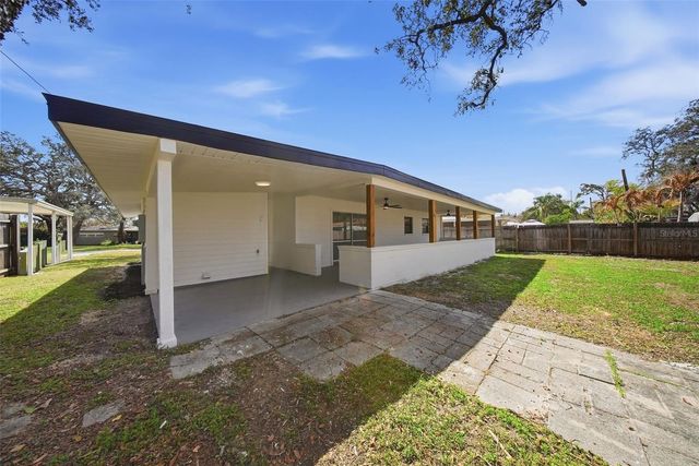 8014 N LYNN AVENUE, Tampa, FL 33604