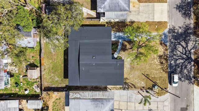 8014 N LYNN AVENUE, Tampa, FL 33604