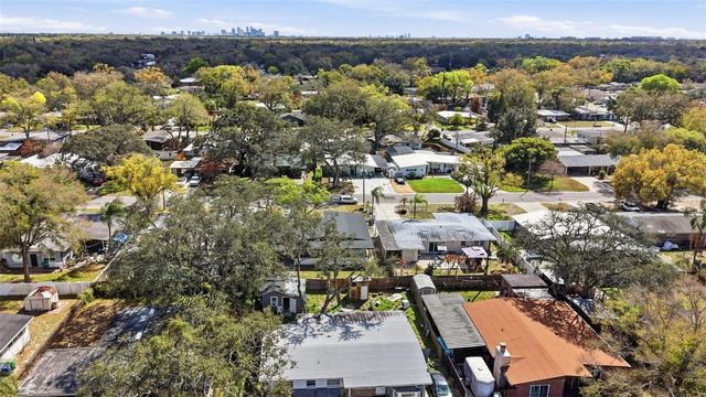 8014 N LYNN AVENUE, Tampa, FL 33604