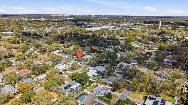 8014 N LYNN AVENUE, Tampa, FL 33604