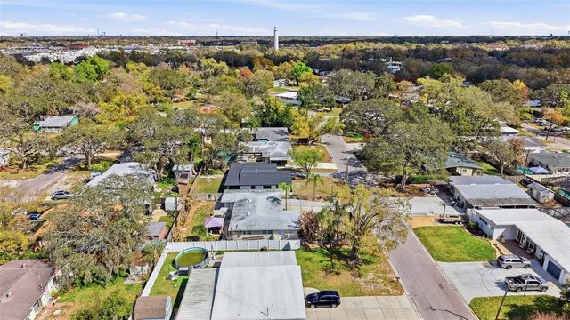 8014 N LYNN AVENUE, Tampa, FL 33604