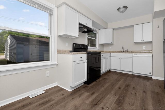 8531 W Lawrence AVENUE, Milwaukee, WI 53225