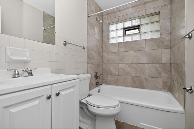 8531 W Lawrence AVENUE, Milwaukee, WI 53225