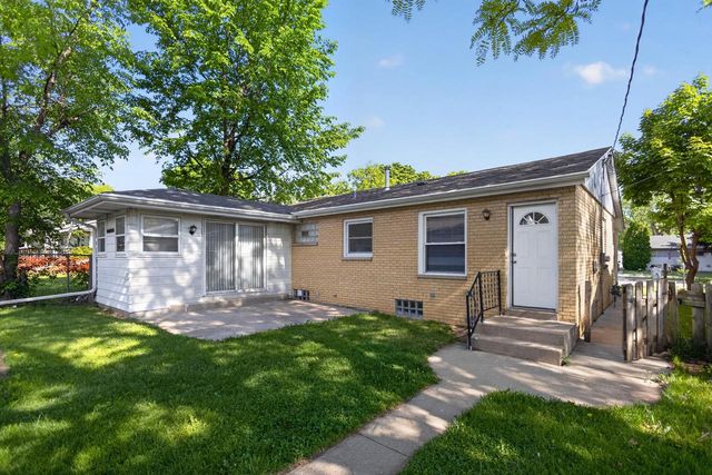 8531 W Lawrence AVENUE, Milwaukee, WI 53225
