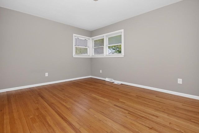 8531 W Lawrence AVENUE, Milwaukee, WI 53225