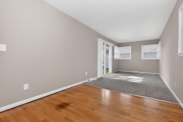 8531 W Lawrence AVENUE, Milwaukee, WI 53225