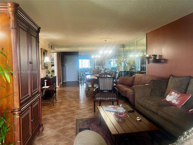 5860 NW 44th Street 804, Lauderhill, FL 33319