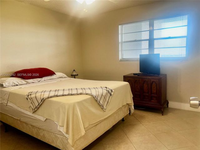 5860 NW 44th Street 804, Lauderhill, FL 33319