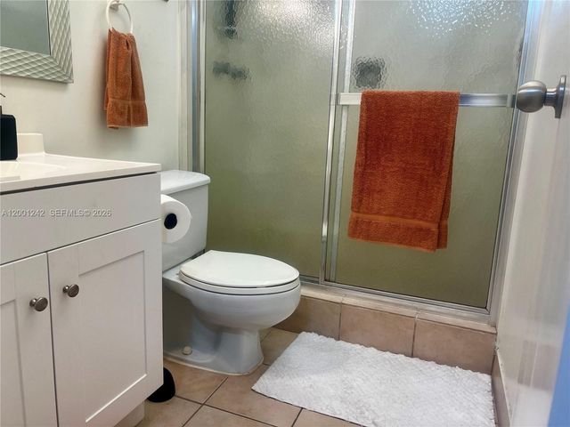 5860 NW 44th Street 804, Lauderhill, FL 33319