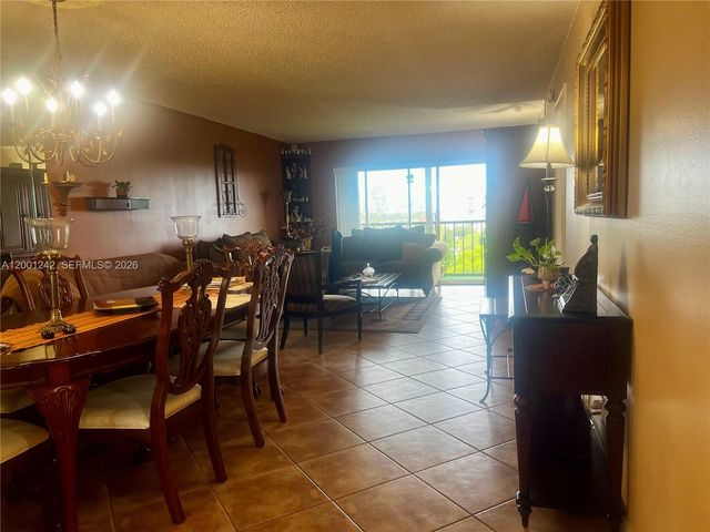 5860 NW 44th Street 804, Lauderhill, FL 33319